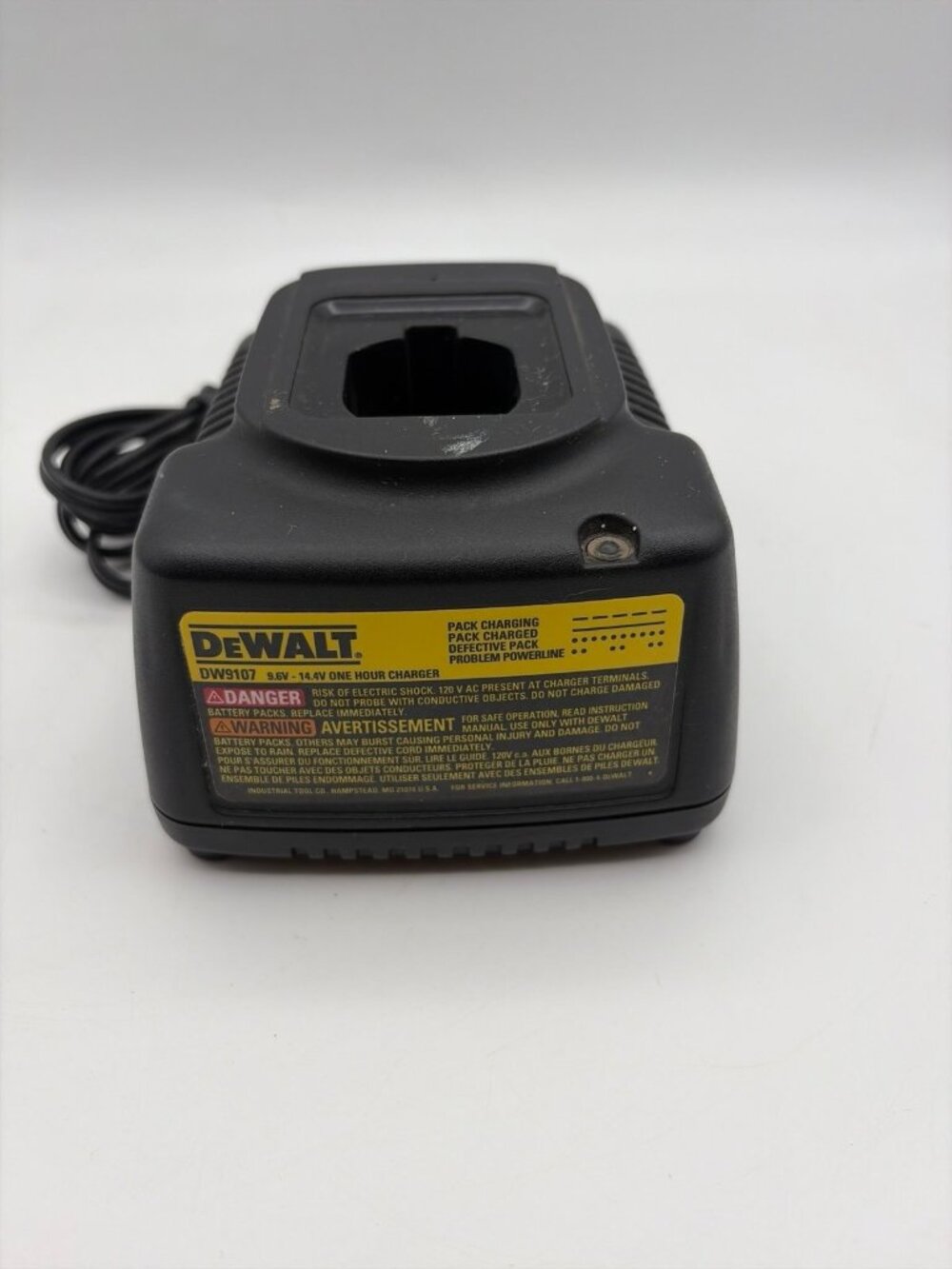 Genuine OEM Dewalt DW9107 9.6V-14.4V 1-Hour Battery Charger Tested Working